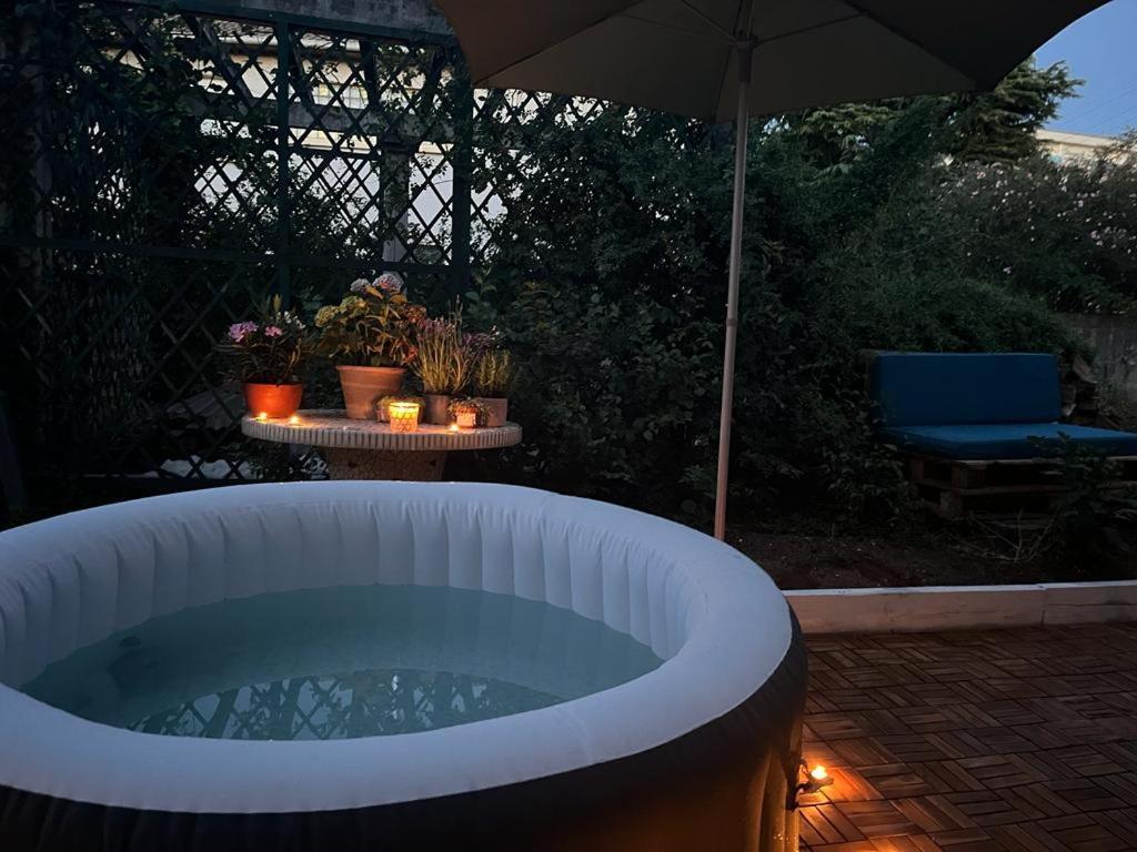 Superbe appartement avec jacuzzi avec jardin privé Lyon Extérieur photo