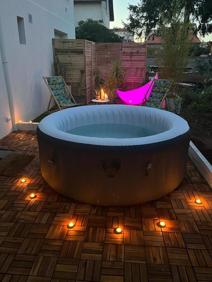Superbe appartement avec jacuzzi avec jardin privé Lyon Extérieur photo